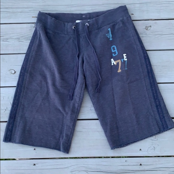 American Eagle cut off shorts size medium - Picture 2 of 3